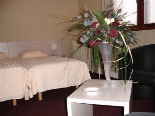 Hostellerie Lou Pahou Ronse Exterior photo